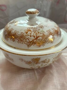 Vintage Sherwood England Juice bowl or Soap Dish Porcelain Covered 3 piece gold